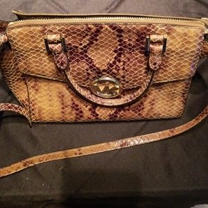 michael kors alligator bolsa